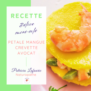 Lire la suite à propos de l’article Pétales de mangue sur un lit crevettes-avocat